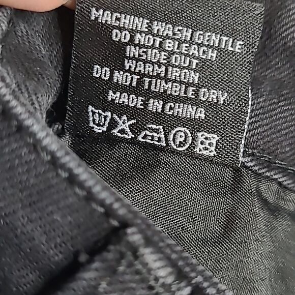 8 NASTY GAL DENIM BLACK CUT OFF HIGH RISE FESTIVAL SHORTS LIKE NEW - Picture 12 of 13